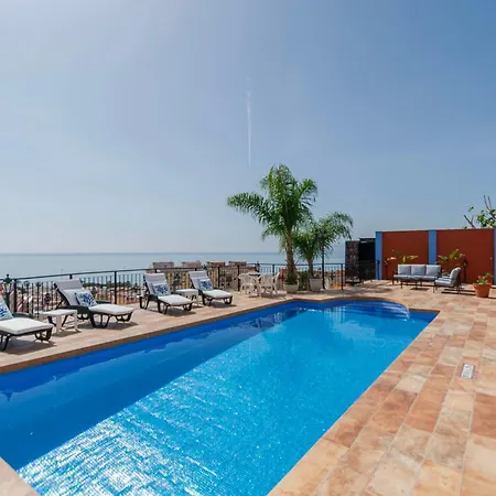 Mediterraneo Outdoor Pool